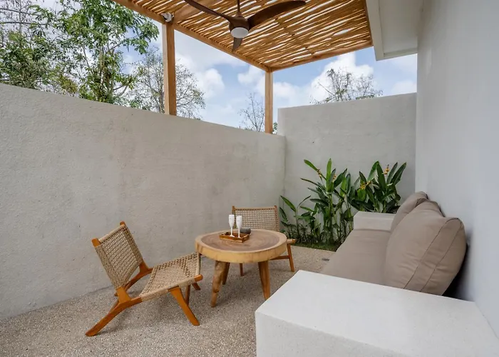 Peaceful 2 Bdr - Private Pool - Near Ferienhaus *